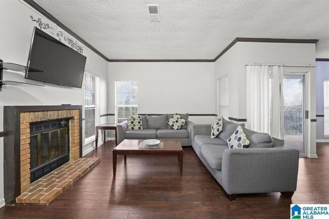 1965 Waterford Pl