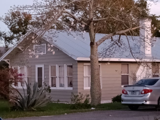 Photo - 308 W Smith Ave House