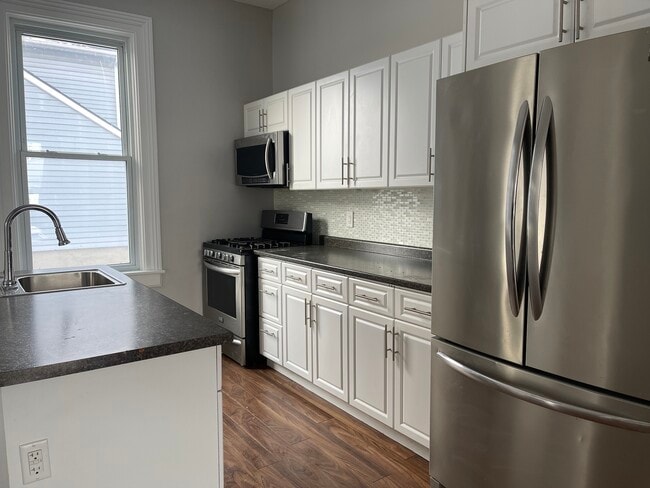 Photo - 520 London Rd Unit A