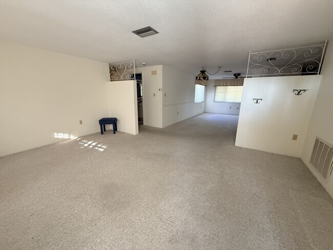 Photo - 10802 Laburnum Dr