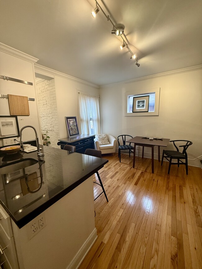 267 E Blenkner St