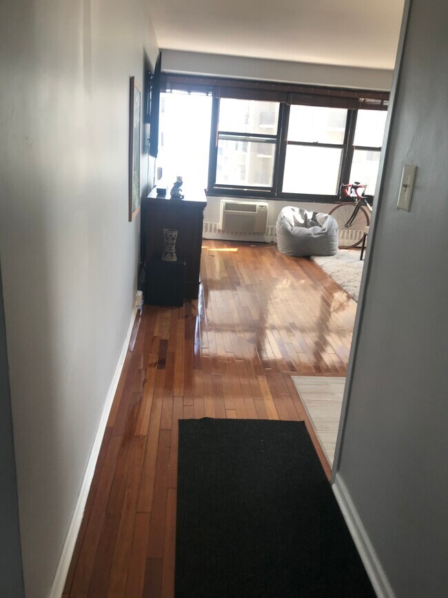 6030 N Sheridan Rd Unit 1003