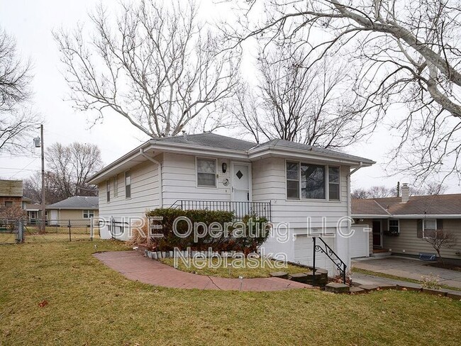 Photo - 3333 S 82nd St