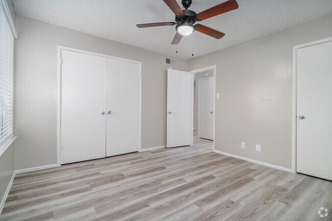 1BR, 1BA - 663SF - Bedroom