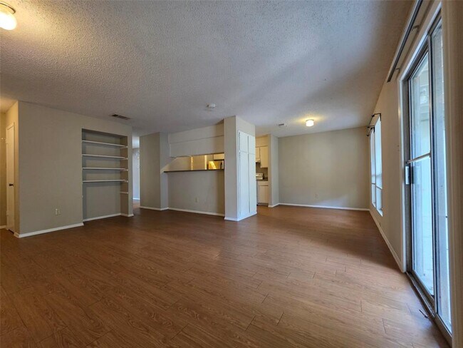 Photo - 11900 Alpheus Ave
