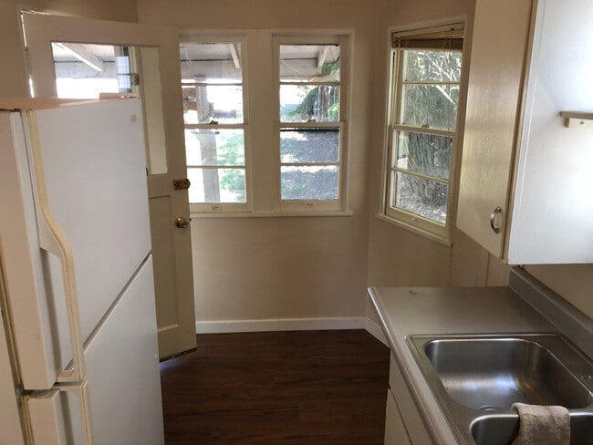 Photo - 621 Crater Lake Pkwy