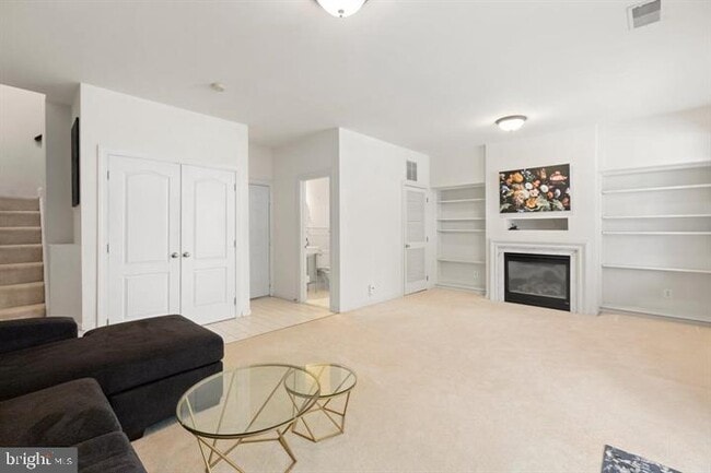 Photo - 13340 Colchester Ferry Pl