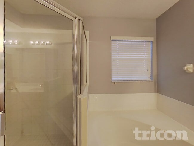 Photo - 441 Briar Bay Cir