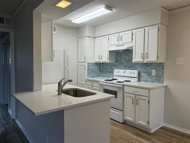 Building Photo - 3624 Parkridge Dr Unit 214