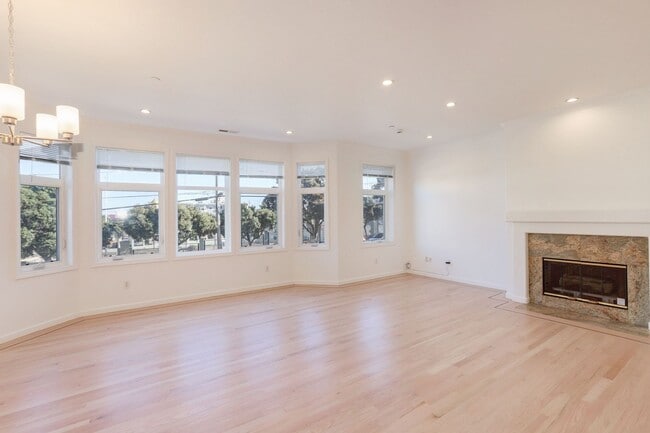 Photo - Spacious 3 Bed / 2 Bath Flat with garage parking in Outer Richmond. YouTube tour!
