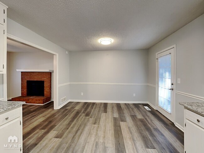 Photo - 1620 River Trce