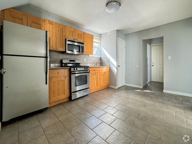 Building Photo - 741 Brewster St Unit 2nd floor Rental