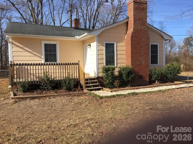 Building Photo - 445 Bess Town Rd