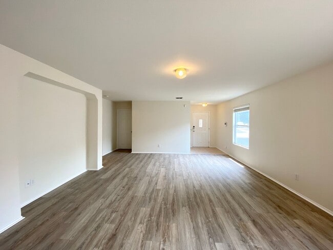 16511 Caballo Valley