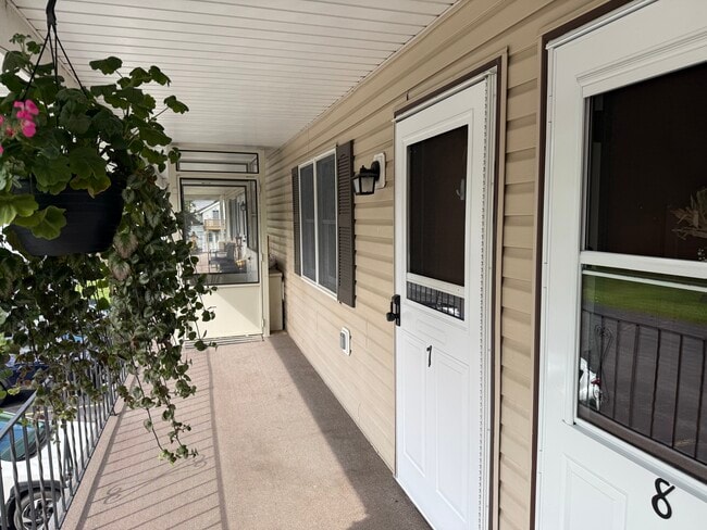 Front Door - 23 Ontario St Unit 7