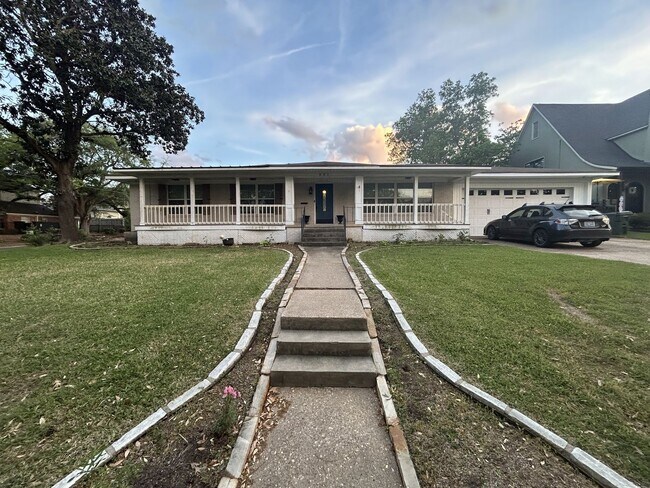 Photo - 601 Linden St