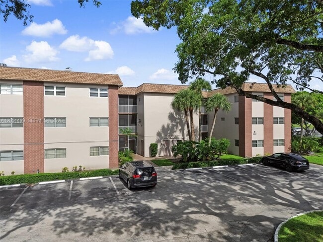 Building Photo - 2431 SW 82nd Ave Unit 203