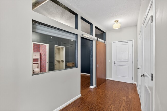 Photo - 1390 Kenyon St NW