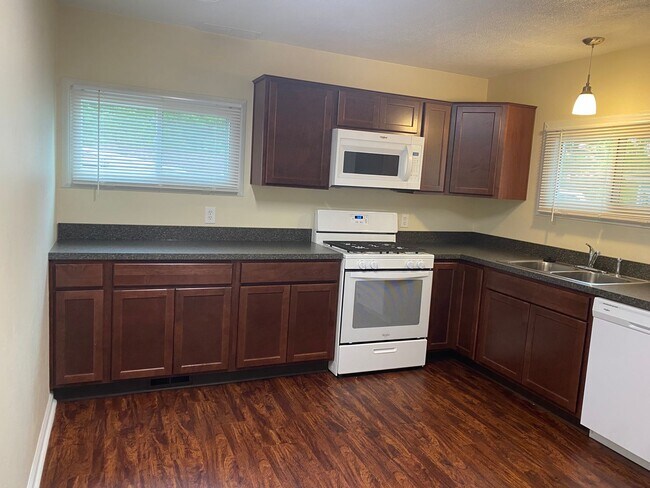 Photo - 379 Rosemont Ave