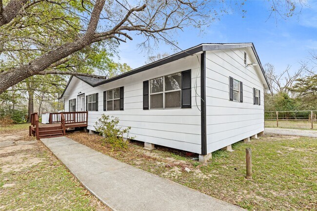 Photo - 804 Avenue I