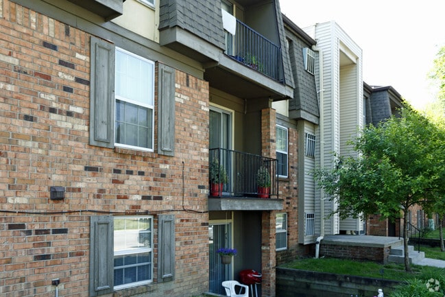 Building - Lourdes Commons