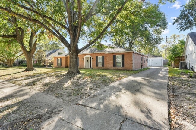 Building Photo - 10719 Del Monte Dr Rental