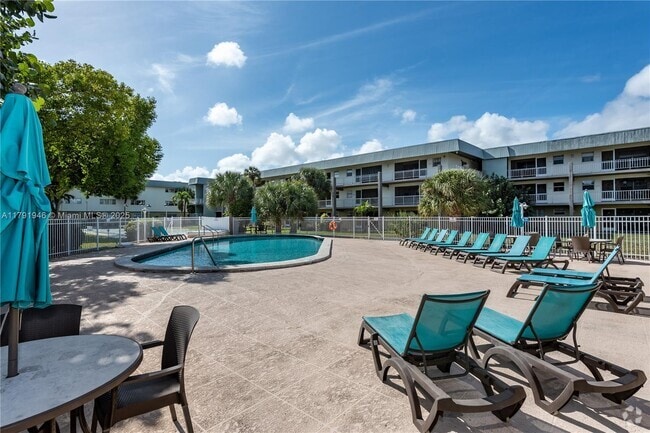 Building Photo - 250 Layne Blvd Unit 312 Rental