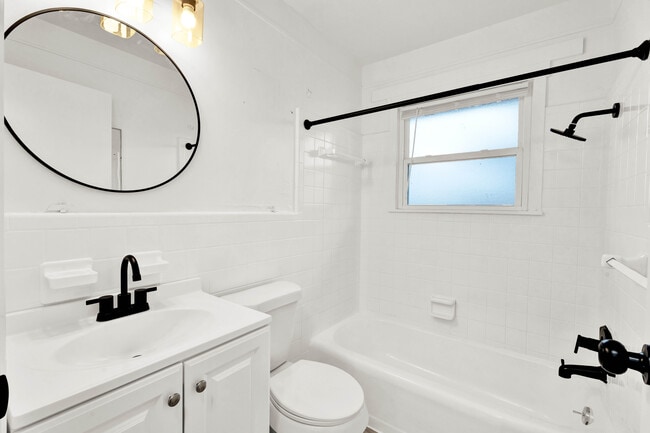 Photo - ONE11 RESIDENCES - MT CLEMENS - APARTMENTS