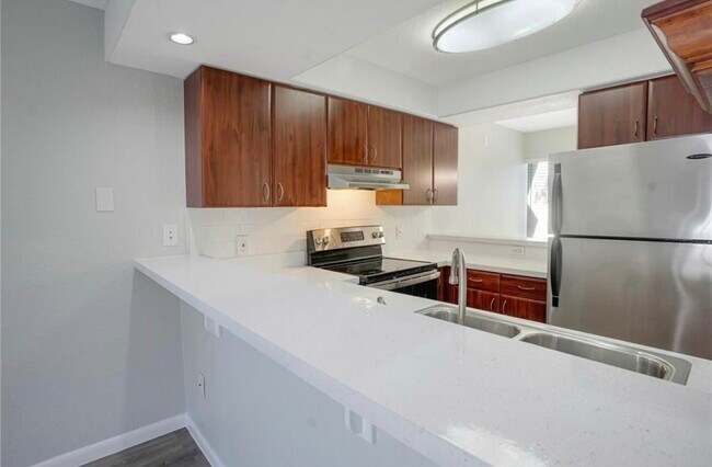 Photo - 4912 25th St W