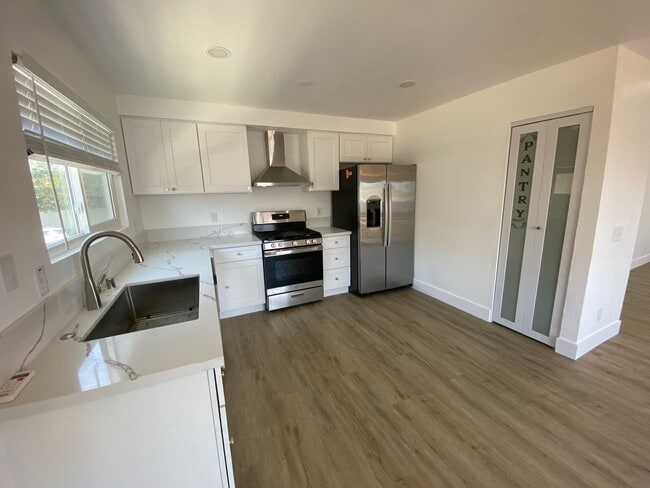 4410 Highland Ave Unit B
