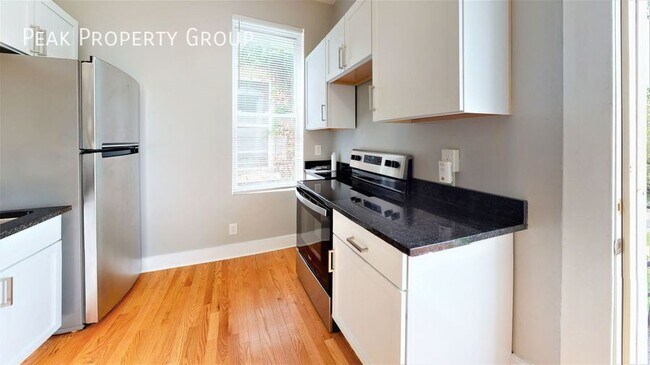 Photo - 2355 N High St