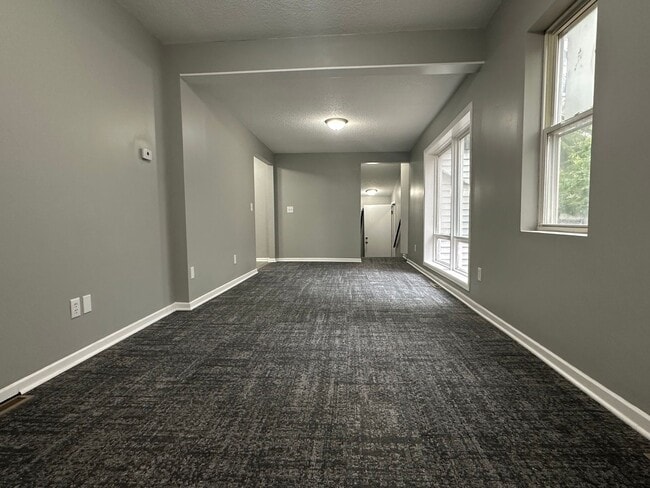 Building Photo - 761 Englewood Ave Unit 2