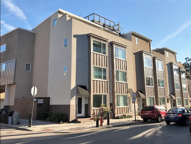 Building Photo - 211 Brown St Unit 9