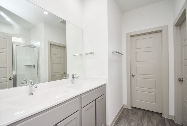 Photo - 2818 Bethnal Gdn Wy