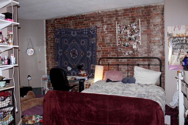 Photo - 18 Kempton St Apartments