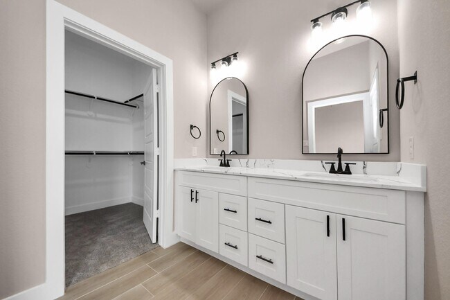 Building Photo - 11141 Rd 5503