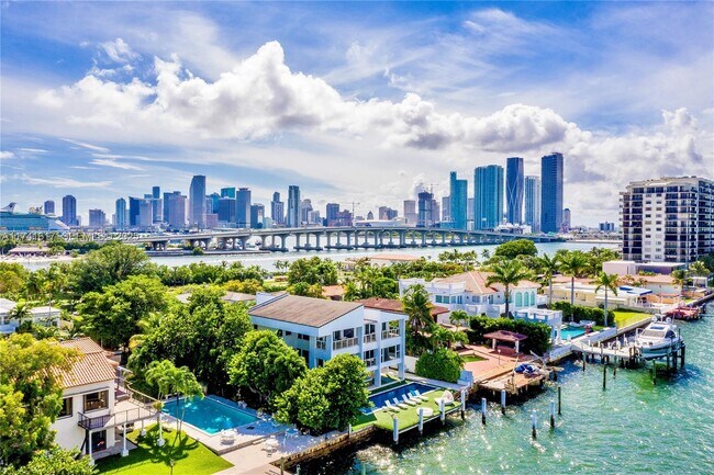 Photo - 891 N Venetian Dr