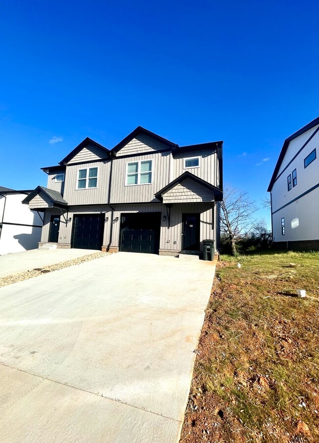 Photo - 132 Independence Ln