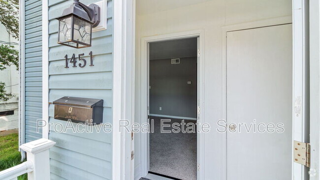 Building Photo - 1451 W Ocean View Ave Unit A Rental