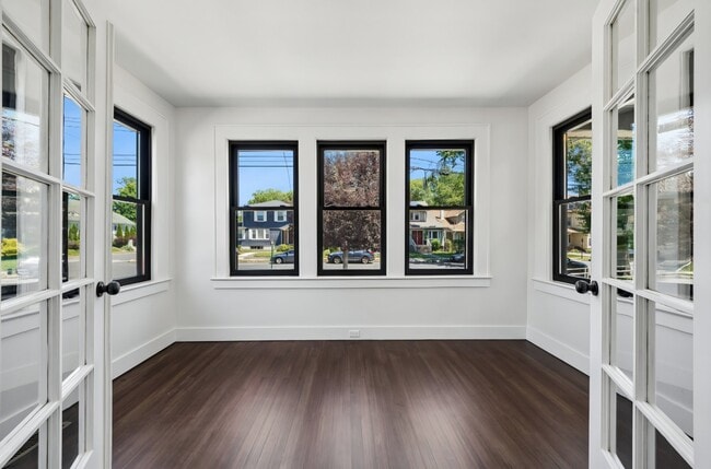 235 Elmwood Ave Unit 1