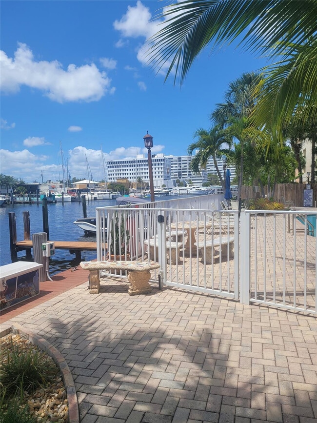 Photo - 815 Middle River Dr Unidad 108