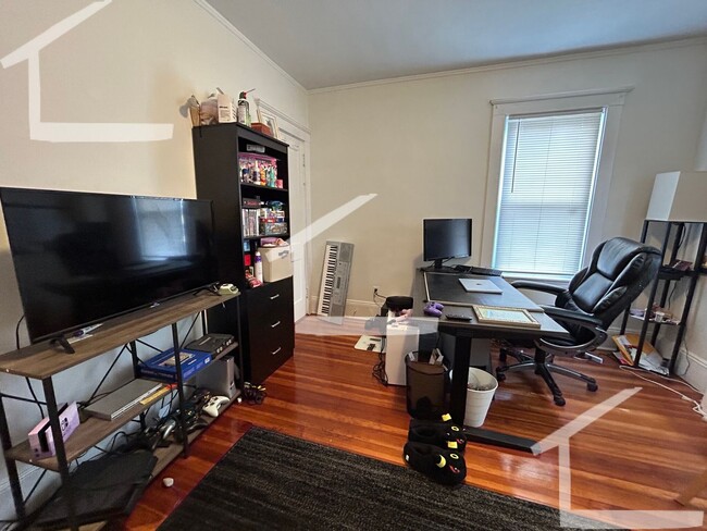 Large, 3 bed in Oak Square - Large, 3 bed in Oak Square House