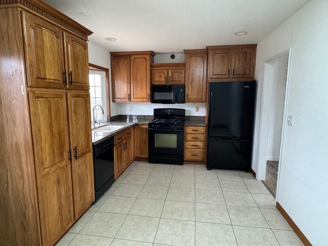 Photo - 4611 Scott St