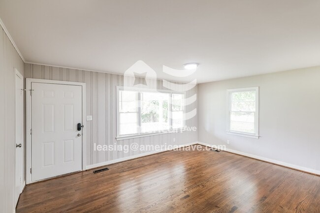 Photo - 4419 6th St E