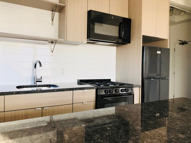 Photo - 1325 W Wilson