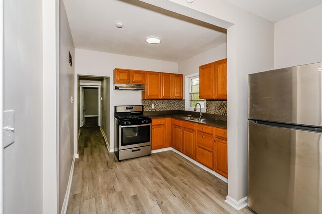 Photo - 305 Morton St