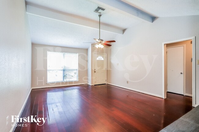 Photo - 5903 High Meadow St