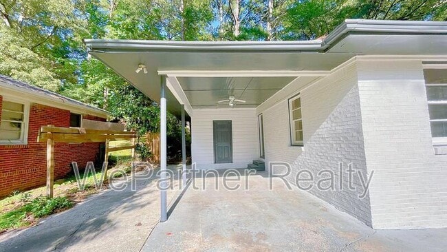 Photo - 2744 Fairlane Dr SE