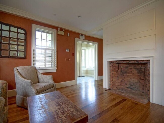 156 Portsmouth Ave