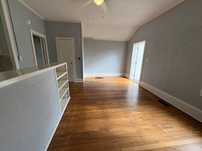 Photo - 2585 Napier Ave Unidad C